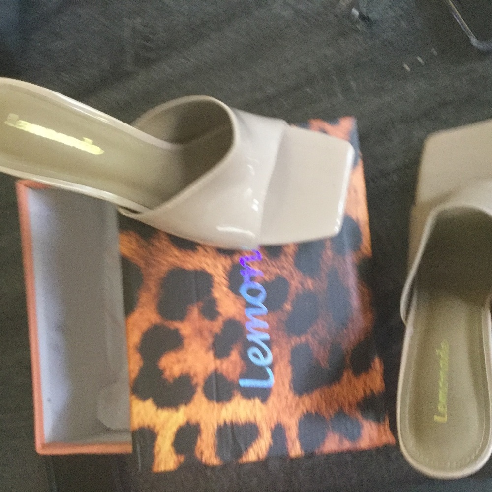 Heels - Picture 2 of 3